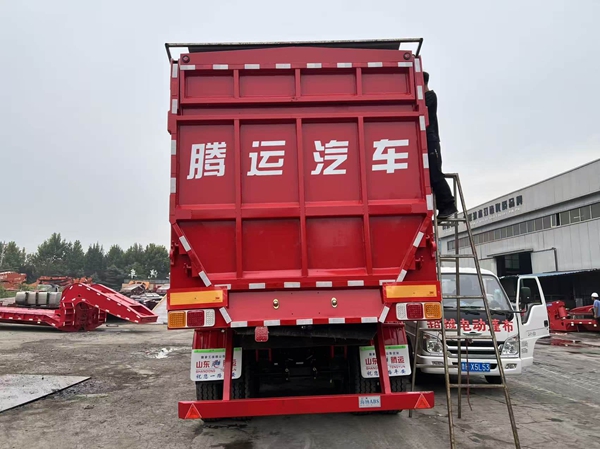 智能輸送帶自卸貨車